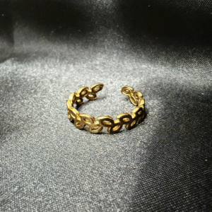 Dainty Leaf Ring