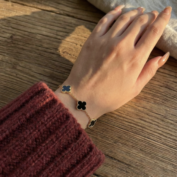 Clover Bracelet - The Pastel Gem - Imitation Jewellery - 3 Black Clover Bracelet