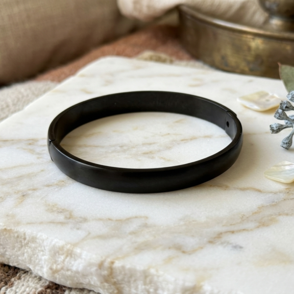 IMG_1406 Black Minimalist Oval Bangle