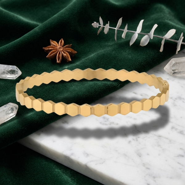 Gold Honeycomb Hexagon Oval Bangle