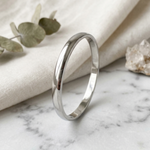 IMG_1544 Silver Minimalist Oval Bangle